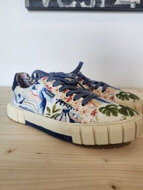 Farm Floral Platform Sneakers in White & Blue Women's 9